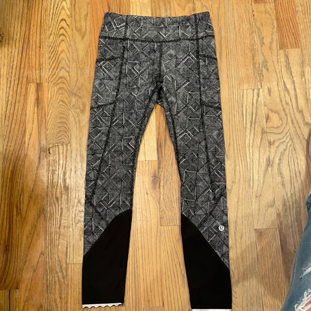 Women's Lululemon workout leggings